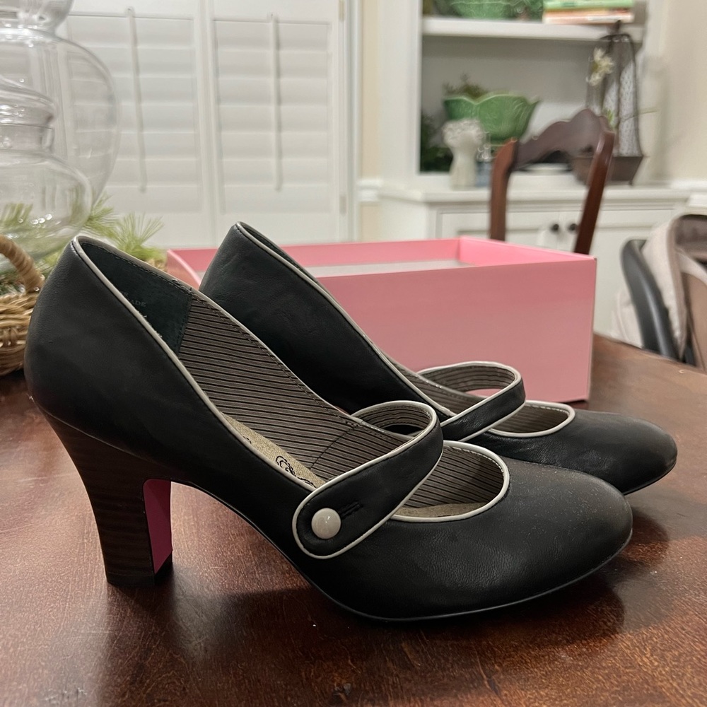 Vintage Kenzie heels